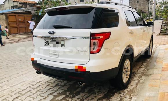 Acheter Occasion Voiture Ford Explorer Blanc à Cotonou, Benin Acheter Occasion Voiture Ford Explorer Blanc à Cotonou, Benin