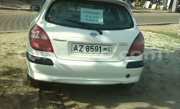 Sayi Na hannu Nissan Almera White Mota in Cotonou a Benin Sayi Na hannu Nissan Almera White Mota in Cotonou a Benin