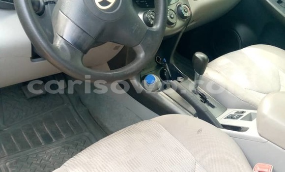 Sayi Na hannu Toyota RAV4 Brown Mota in Cotonou a Benin Sayi Na hannu Toyota RAV4 Brown Mota in Cotonou a Benin