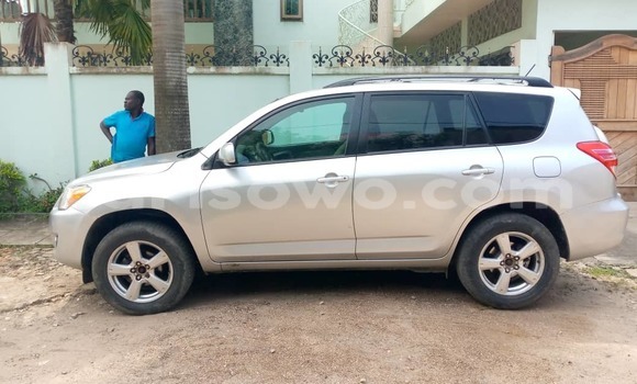 Ra Àlòkù Toyota RAV4 Brown Ọkọ̀ in Cotonou ni Benin Ra Àlòkù Toyota RAV4 Brown Ọkọ̀ in Cotonou ni Benin