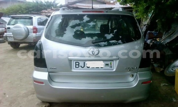 Sayi Na hannu Toyota Verso Azurfa Mota in Abomey Calavi a Benin Sayi Na hannu Toyota Verso Azurfa Mota in Abomey Calavi a Benin