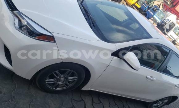 Acheter Occasion Voiture Toyota Corolla Blanc à Cotonou, Benin Acheter Occasion Voiture Toyota Corolla Blanc à Cotonou, Benin