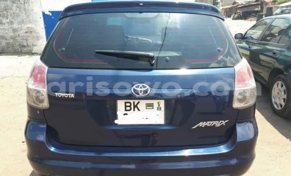 Sayi Na hannu Toyota Matrix Blue Mota in Abomey Calavi a Benin Sayi Na hannu Toyota Matrix Blue Mota in Abomey Calavi a Benin