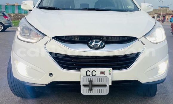 Buy Used Hyundai Tucson White Car in Cotonou in Benign