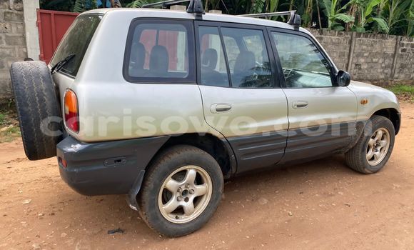 Acheter Occasion Voiture Toyota RAV4 Gris à Cotonou, Benin Acheter Occasion Voiture Toyota RAV4 Gris à Cotonou, Benin