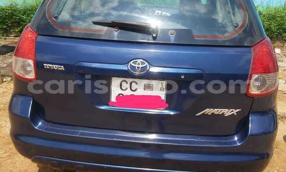 Ra Àlòkù Toyota Matrix Blue Ọkọ̀ in Cotonou ni Benin