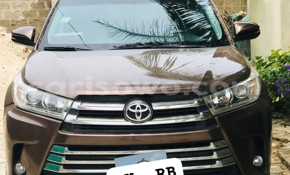 Sayi Na hannu Toyota Highlander Brown Mota in Cotonou a Benin Sayi Na hannu Toyota Highlander Brown Mota in Cotonou a Benin