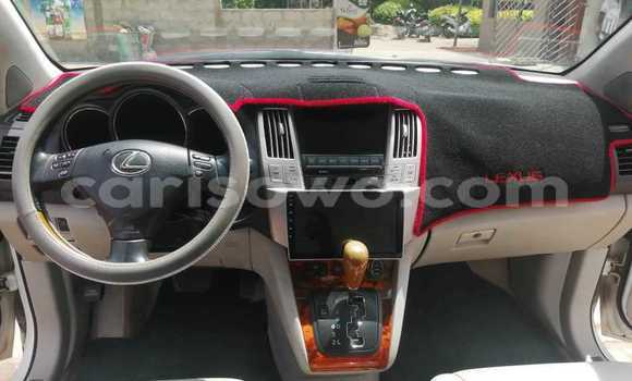 Ra Àlòkù Lexus RX 330 funfun Ọkọ̀ in Cotonou ni Benin Ra Àlòkù Lexus RX 330 funfun Ọkọ̀ in Cotonou ni Benin
