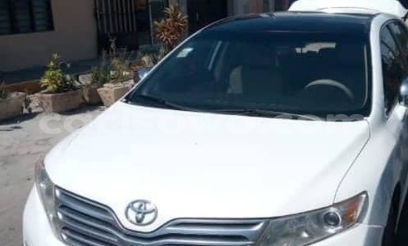 Sayi Na hannu Toyota Venza White Mota in Cotonou a Benin