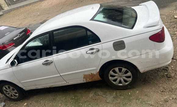 Ra Àlòkù Toyota Corolla funfun Ọkọ̀ in Cotonou ni Benin Ra Àlòkù Toyota Corolla funfun Ọkọ̀ in Cotonou ni Benin