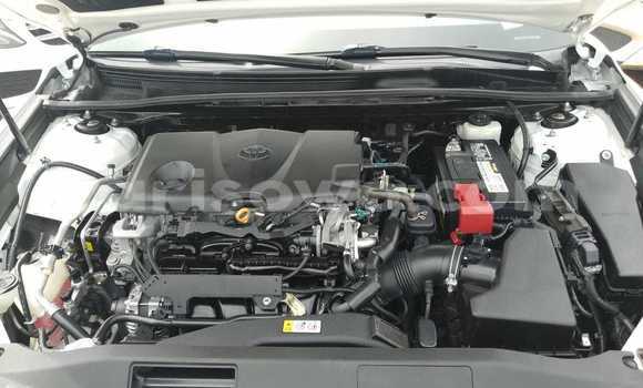 Ra Àlòkù Toyota Camry funfun Ọkọ̀ in Cotonou ni Benin Ra Àlòkù Toyota Camry funfun Ọkọ̀ in Cotonou ni Benin