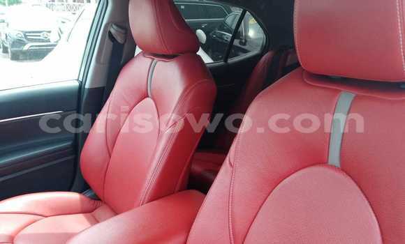 Ra Àlòkù Toyota Camry funfun Ọkọ̀ in Cotonou ni Benin Ra Àlòkù Toyota Camry funfun Ọkọ̀ in Cotonou ni Benin