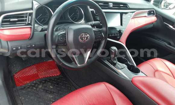 Ra Àlòkù Toyota Camry funfun Ọkọ̀ in Cotonou ni Benin Ra Àlòkù Toyota Camry funfun Ọkọ̀ in Cotonou ni Benin