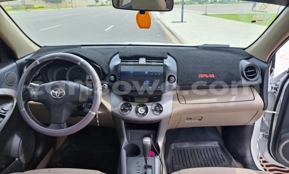 Acheter Occasion Voiture Toyota RAV4 Blanc à Abomey Calavi, Benin Acheter Occasion Voiture Toyota RAV4 Blanc à Abomey Calavi, Benin