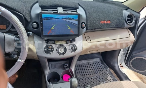 Acheter Occasion Voiture Toyota RAV4 Blanc à Abomey Calavi, Benin Acheter Occasion Voiture Toyota RAV4 Blanc à Abomey Calavi, Benin