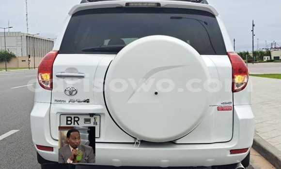 Acheter Occasion Voiture Toyota RAV4 Blanc à Abomey Calavi, Benin Acheter Occasion Voiture Toyota RAV4 Blanc à Abomey Calavi, Benin