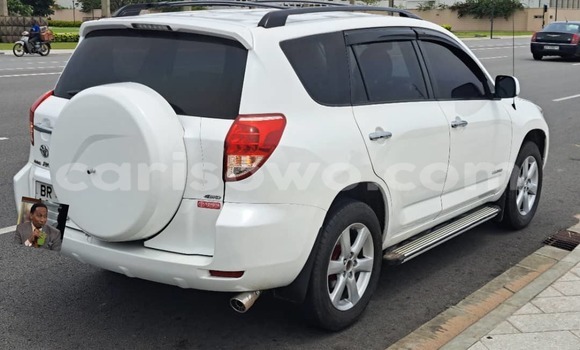 Acheter Occasion Voiture Toyota RAV4 Blanc à Abomey Calavi, Benin Acheter Occasion Voiture Toyota RAV4 Blanc à Abomey Calavi, Benin
