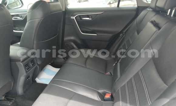 Ra Imported Toyota RAV4 Silver Ọkọ̀ in Cotonou ni Benin Ra Imported Toyota RAV4 Silver Ọkọ̀ in Cotonou ni Benin