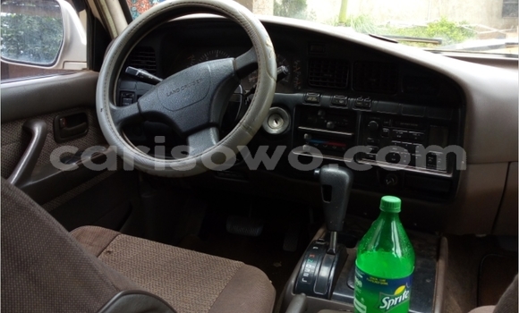 Acheter Occasion Voiture Toyota Land Cruiser Beige à Porto Novo, Benin Acheter Occasion Voiture Toyota Land Cruiser Beige à Porto Novo, Benin