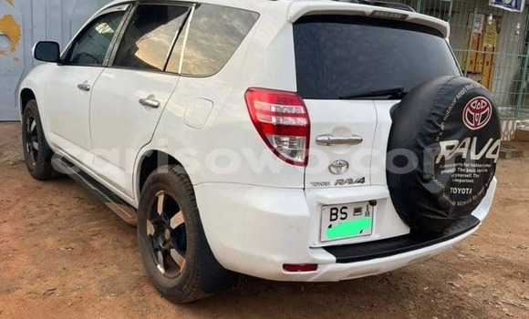 Acheter Occasion Voiture Toyota RAV4 Blanc à Cotonou, Benin Acheter Occasion Voiture Toyota RAV4 Blanc à Cotonou, Benin