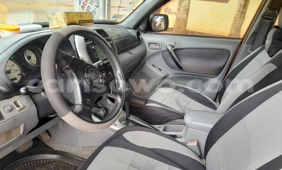 Acheter Occasion Voiture Toyota RAV4 Rouge à Cotonou, Benin Acheter Occasion Voiture Toyota RAV4 Rouge à Cotonou, Benin