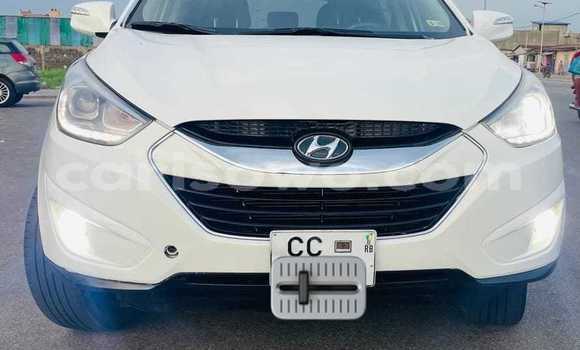 Acheter Occasion Voiture Hyundai Tucson Blanc à Cotonou, Benin Acheter Occasion Voiture Hyundai Tucson Blanc à Cotonou, Benin