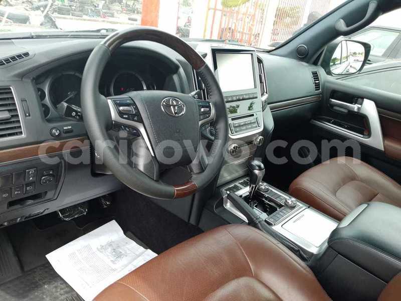 Big with watermark toyota land cruiser benin cotonou 17656