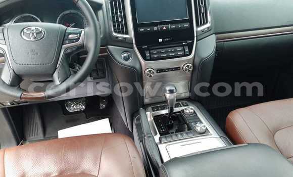 Ra Àlòkù Toyota Land Cruiser Black Ọkọ̀ in Cotonou ni Benin Ra Àlòkù Toyota Land Cruiser Black Ọkọ̀ in Cotonou ni Benin