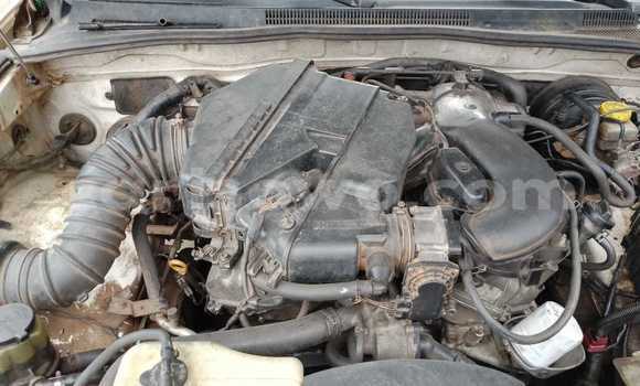 Ra Àlòkù Toyota 4Runner funfun Ọkọ̀ in Cotonou ni Benin Ra Àlòkù Toyota 4Runner funfun Ọkọ̀ in Cotonou ni Benin