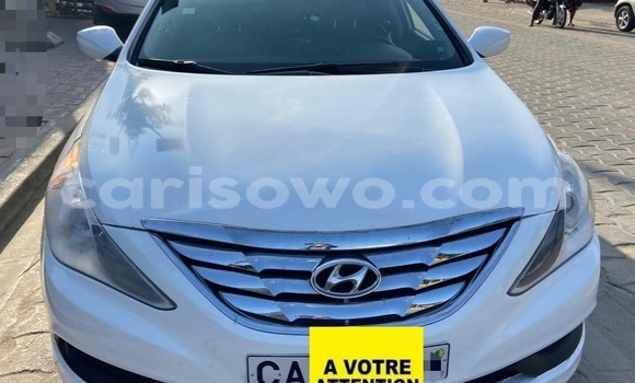 Ra Àlòkù Hyundai Sonata funfun Ọkọ̀ in Cotonou ni Benin