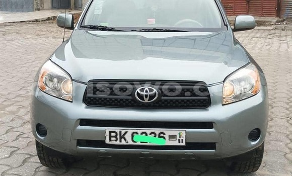 Sayi Na hannu Toyota RAV4 Azurfa Mota in Cotonou a Benin