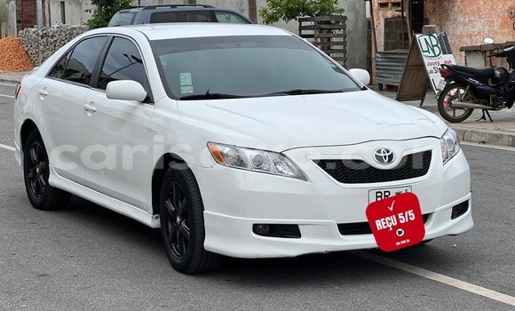 Buy Used Toyota Camry White Car in Cotonou in Benign