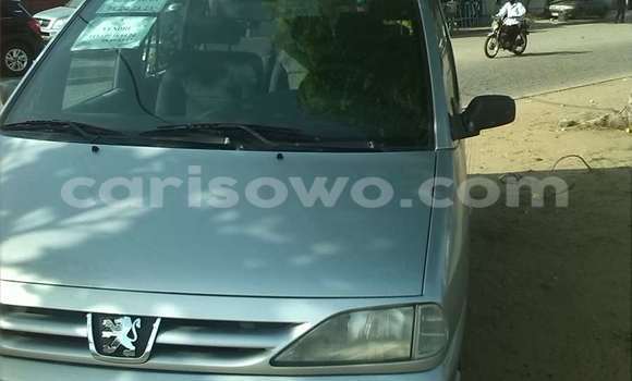 Sayi Na hannu Peugeot 806 Azurfa Mota in Cotonou a Benin Sayi Na hannu Peugeot 806 Azurfa Mota in Cotonou a Benin