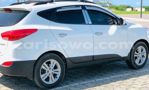 Sayi Na hannu Hyundai Tucson White Mota in Cotonou a Benin