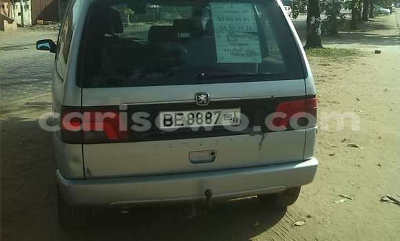 Sayi Na hannu Peugeot 806 Azurfa Mota in Cotonou a Benin Sayi Na hannu Peugeot 806 Azurfa Mota in Cotonou a Benin