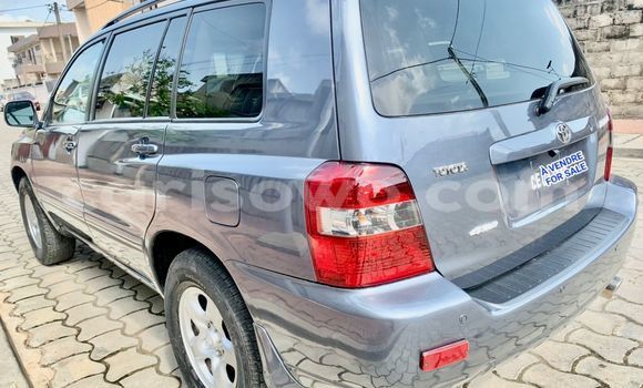 Acheter Occasion Voiture Toyota Highlander Bleu à Cotonou, Benin