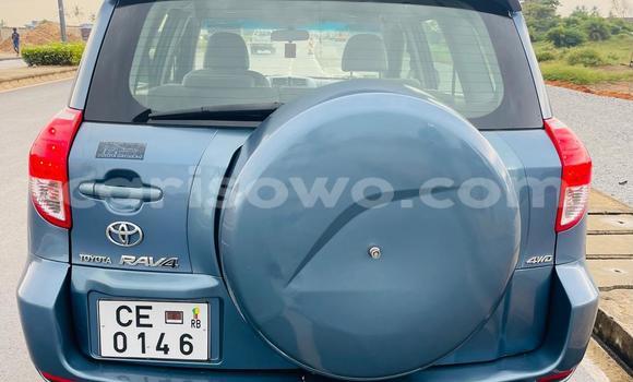 Sayi Na hannu Toyota RAV4 Blue Mota in Cotonou a Benin Sayi Na hannu Toyota RAV4 Blue Mota in Cotonou a Benin