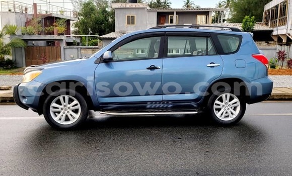 Sayi Na hannu Toyota RAV4 Blue Mota in Cotonou a Benin Sayi Na hannu Toyota RAV4 Blue Mota in Cotonou a Benin