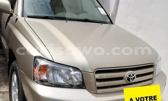 Sayi Na hannu Toyota Highlander Azurfa Mota in Cotonou a Benin