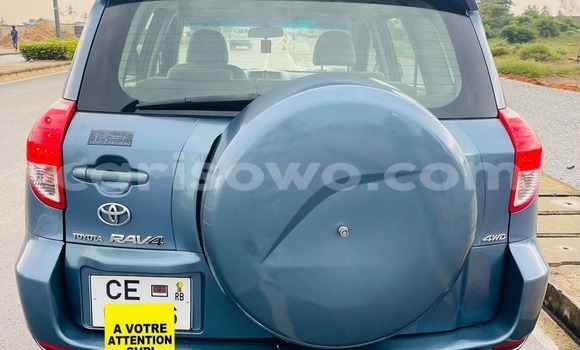 Acheter Occasion Voiture Toyota RAV4 Bleu à Cotonou, Benin