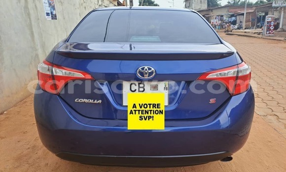 Sayi Na hannu Toyota Corolla Blue Mota in Cotonou a Benin