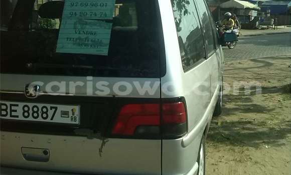 Sayi Na hannu Peugeot 806 Azurfa Mota in Cotonou a Benin Sayi Na hannu Peugeot 806 Azurfa Mota in Cotonou a Benin