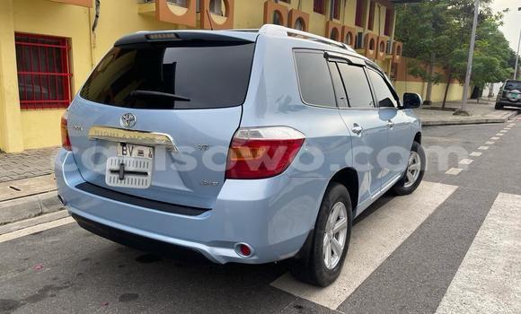 Sayi Na hannu Toyota Highlander Blue Mota in Cotonou a Benin Sayi Na hannu Toyota Highlander Blue Mota in Cotonou a Benin