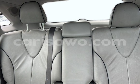 Ra Àlòkù Toyota Venza Silver Ọkọ̀ in Cotonou ni Benin Ra Àlòkù Toyota Venza Silver Ọkọ̀ in Cotonou ni Benin