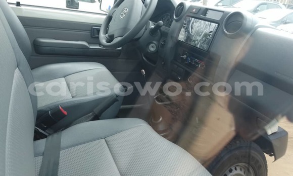 Ra Tuntun Toyota Land Cruiser funfun Ọkọ̀ in Cotonou ni Benin Ra Tuntun Toyota Land Cruiser funfun Ọkọ̀ in Cotonou ni Benin