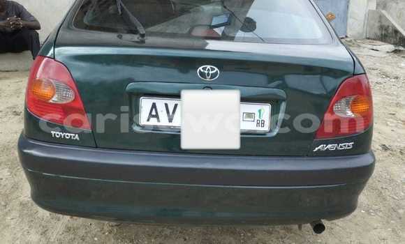 Buy Used Toyota Avensis Green Car in Cotonou in Benign