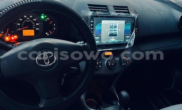 Sayi Na hannu Toyota RAV4 White Mota in Cotonou a Benin Sayi Na hannu Toyota RAV4 White Mota in Cotonou a Benin
