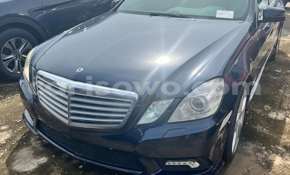 Sayi Na hannu Mercedes-Benz E-Classe Blue Mota in Cotonou a Benin Sayi Na hannu Mercedes-Benz E-Classe Blue Mota in Cotonou a Benin
