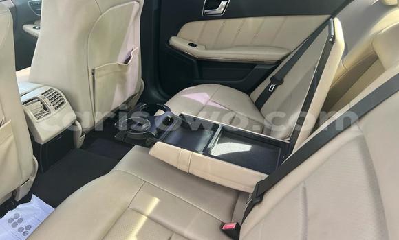 Sayi Na hannu Mercedes-Benz E-Classe Blue Mota in Cotonou a Benin Sayi Na hannu Mercedes-Benz E-Classe Blue Mota in Cotonou a Benin