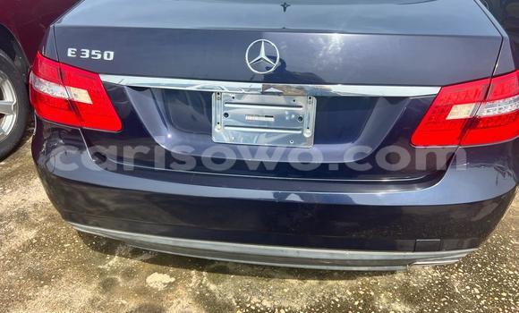 Sayi Na hannu Mercedes-Benz E-Classe Blue Mota in Cotonou a Benin Sayi Na hannu Mercedes-Benz E-Classe Blue Mota in Cotonou a Benin